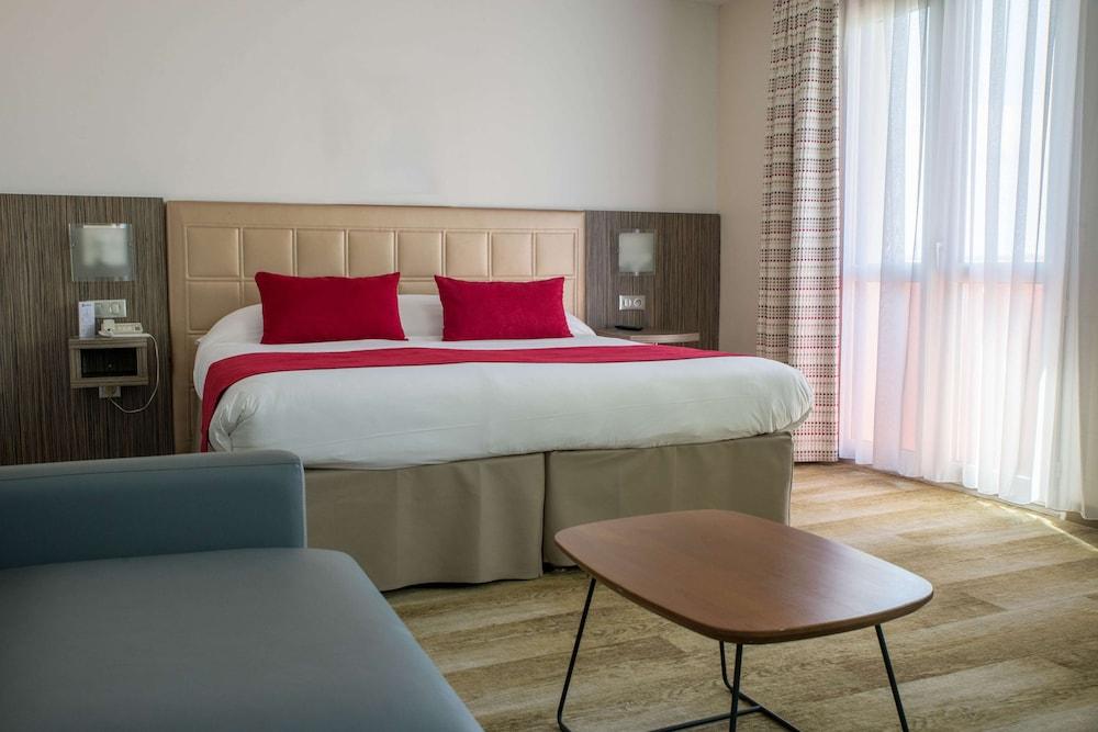 Hotel Atrium Arles Centre Екстериор снимка