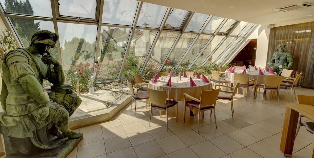 Hotel Atrium Arles Centre Екстериор снимка