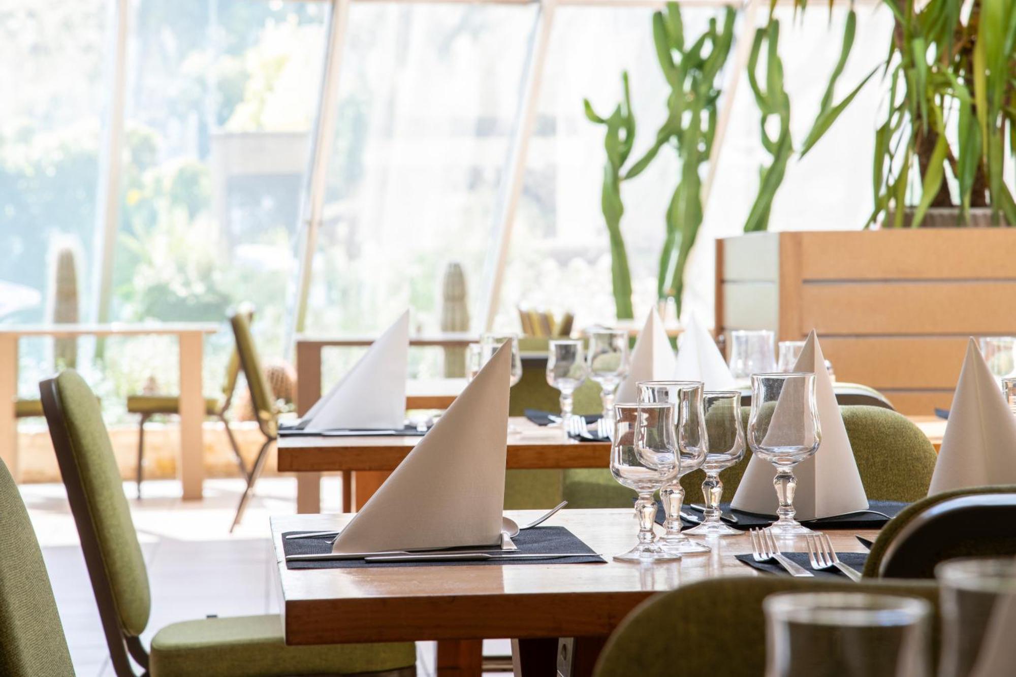 Hotel Atrium Arles Centre Екстериор снимка