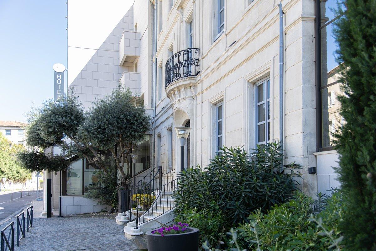 Hotel Atrium Arles Centre Екстериор снимка