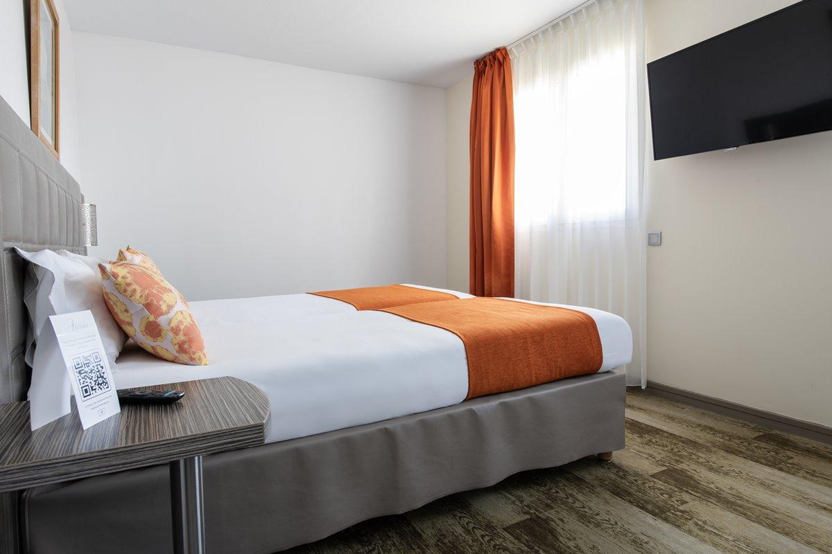 Hotel Atrium Arles Centre Екстериор снимка